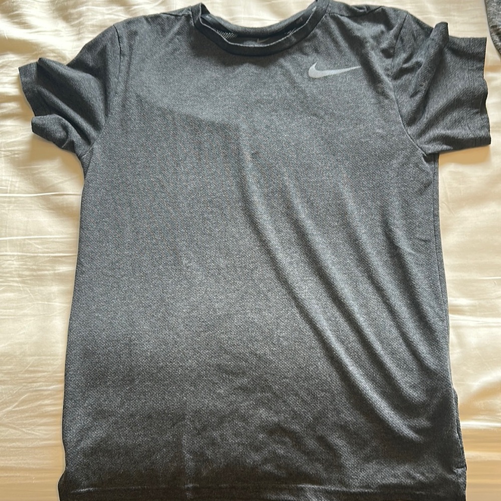 Grey Dri-Fit Nike tee